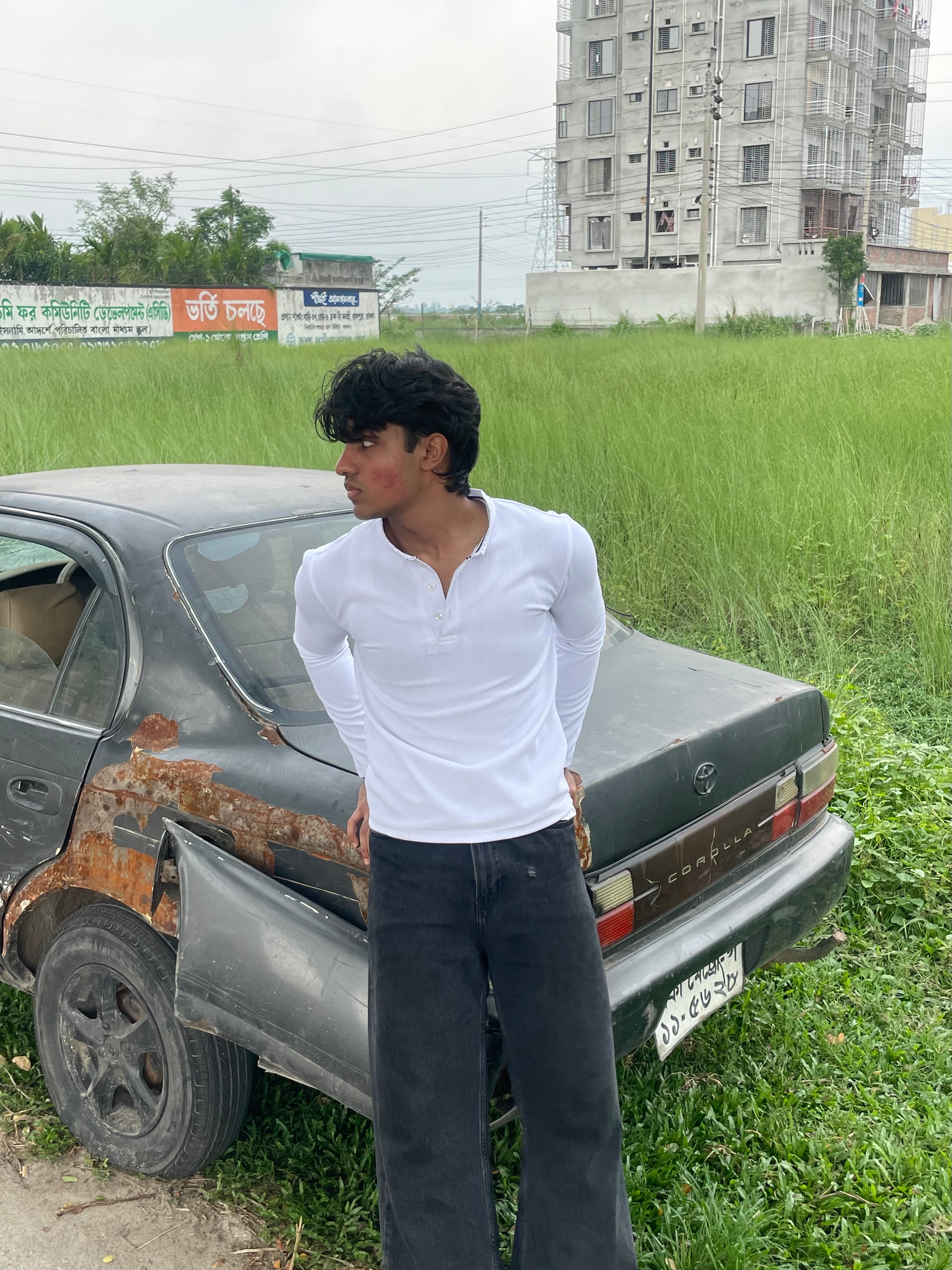 Fitted Henley - white
